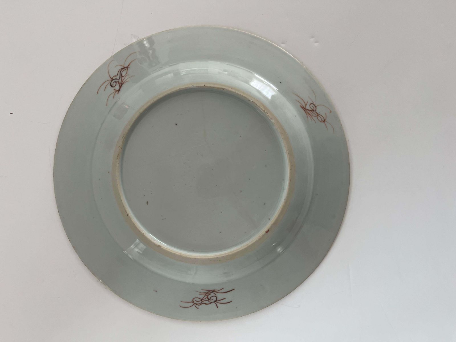 Handgeschilderd Chinees porseleinen bord met pioenen, Qing Yongzheng ca. 1730 photo vintage