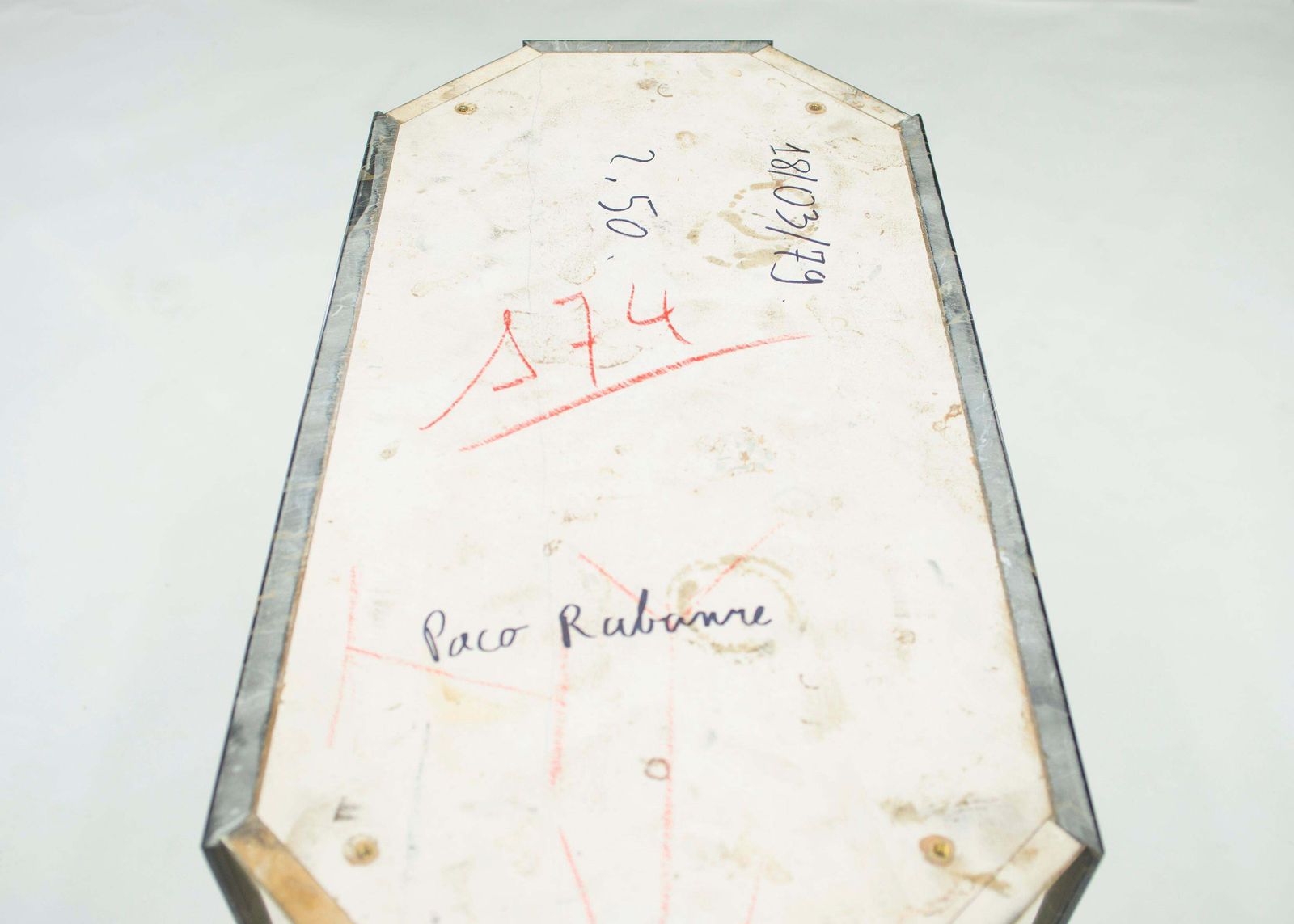 Table à manger J.C. Mahey pour Paco Rabanne en marbre Portoro noir et laiton, 1979 photo buy