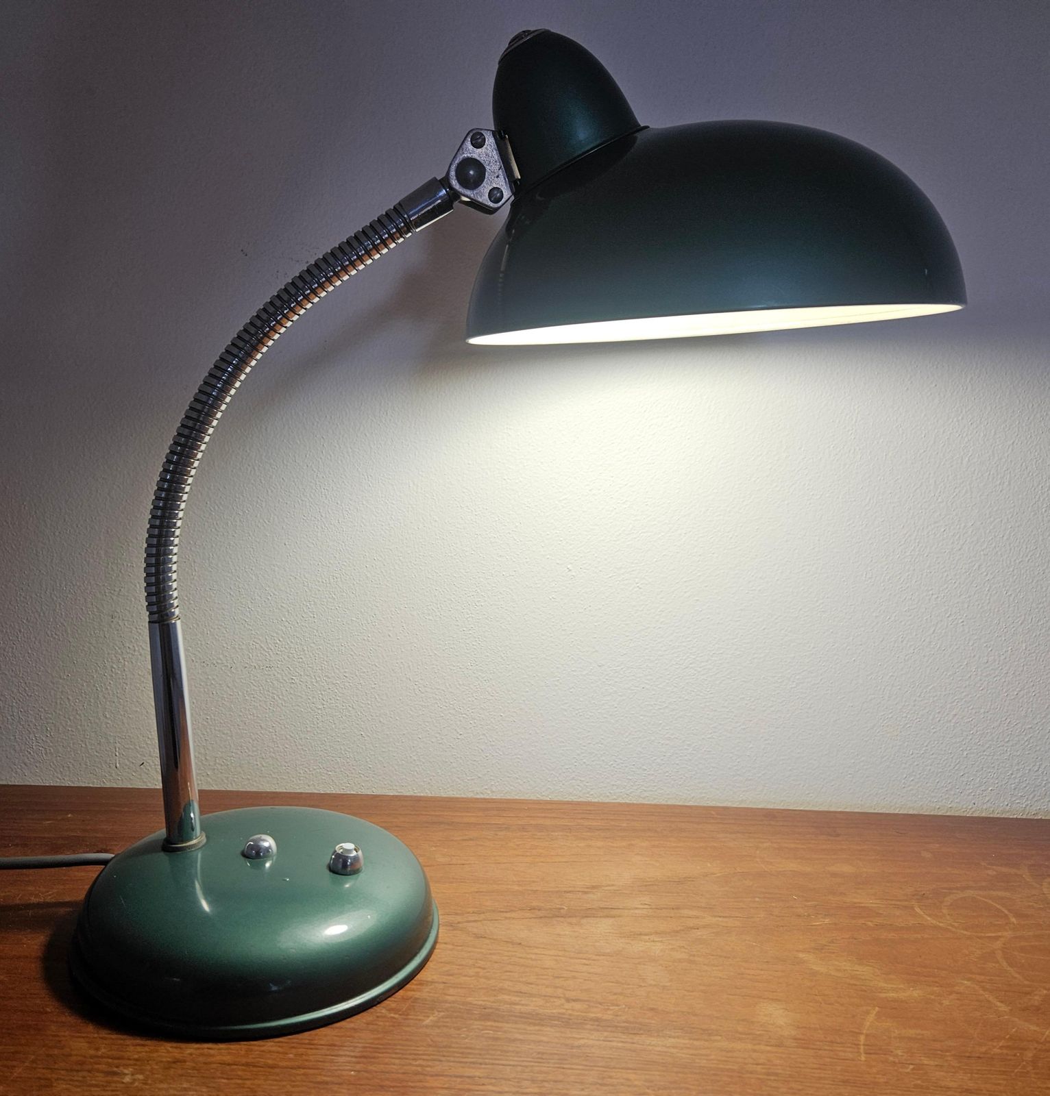 photo vinterior Lampe de table ou de bureau industrielle mid-century Helo Leuchten, Allemagne, années 1950