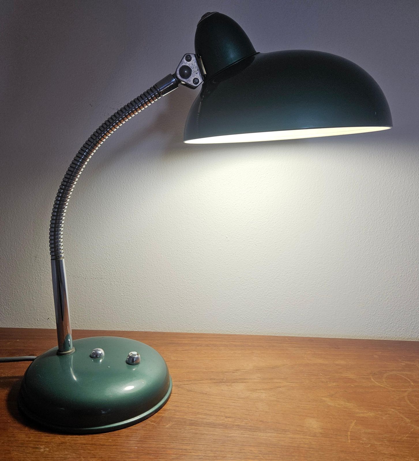 photo buy Zeer zeldzame mid-century industriële tafel- of bureaulamp – Helo Leuchten, Duitsland, ca. jaren 1950