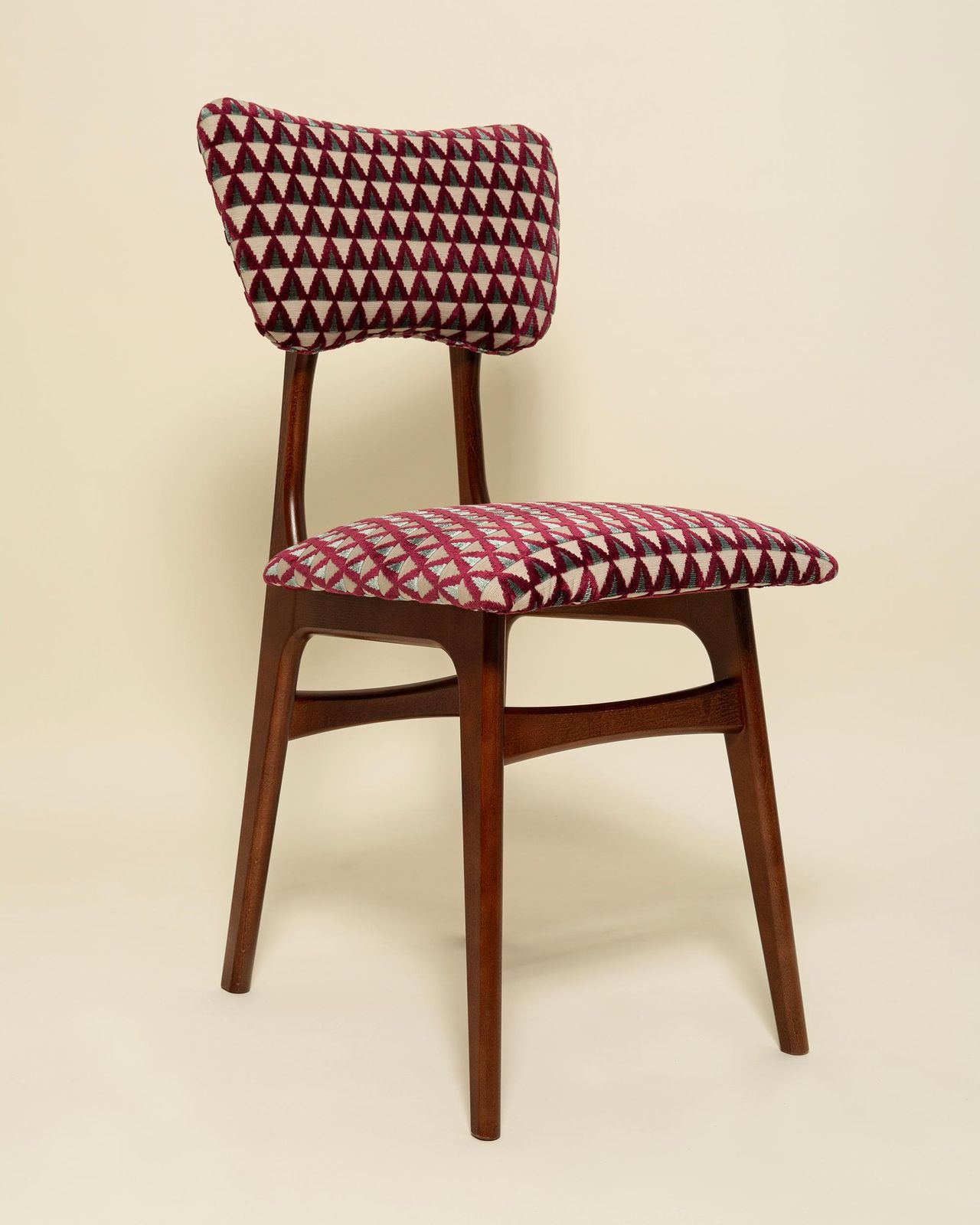 Mid-Century Butterfly Chair, Burgundy Velvet Amuleto van Dedar, Walnouthout, 1960 photo furniture