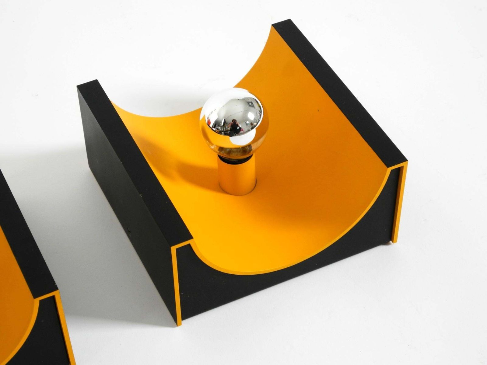 photo vintage Een paar Space Age metalen wandlampen uit de jaren 1960 van Klaus Hempel voor Kaiser Leuchten