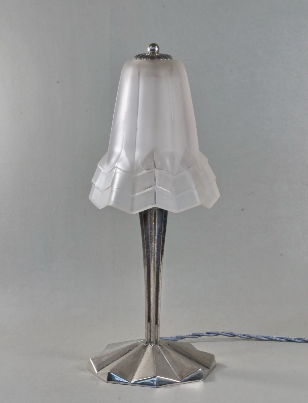 Franse art deco lamp ca. 1930 by Degue photo for sale