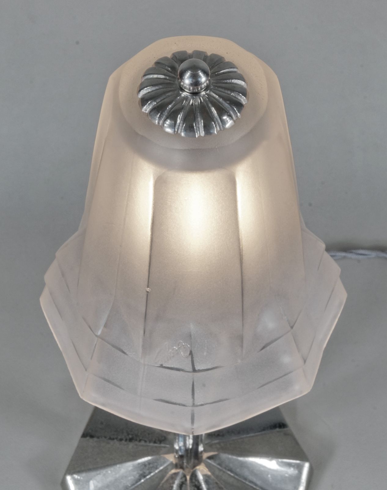 photo furniture Franse art deco lamp ca. 1930 by Degue