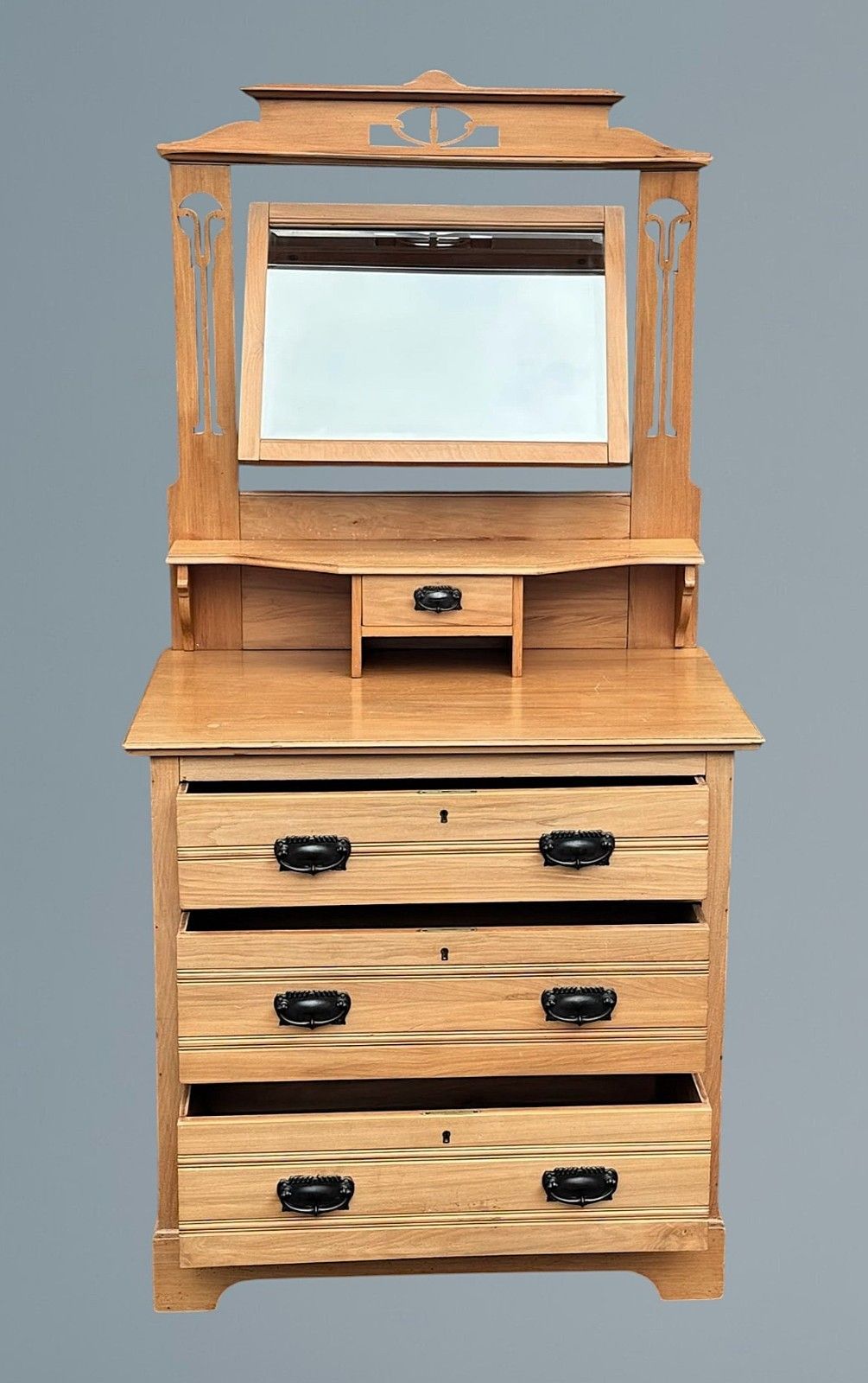 Edwardian Walnut Dressing Table photo 170.0