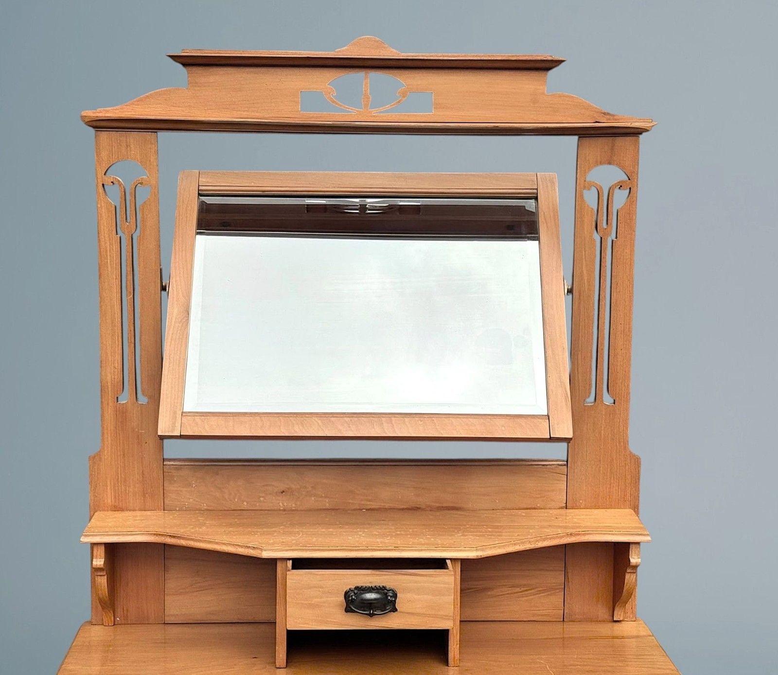 Edwardian Walnut Dressing Table photo vintage