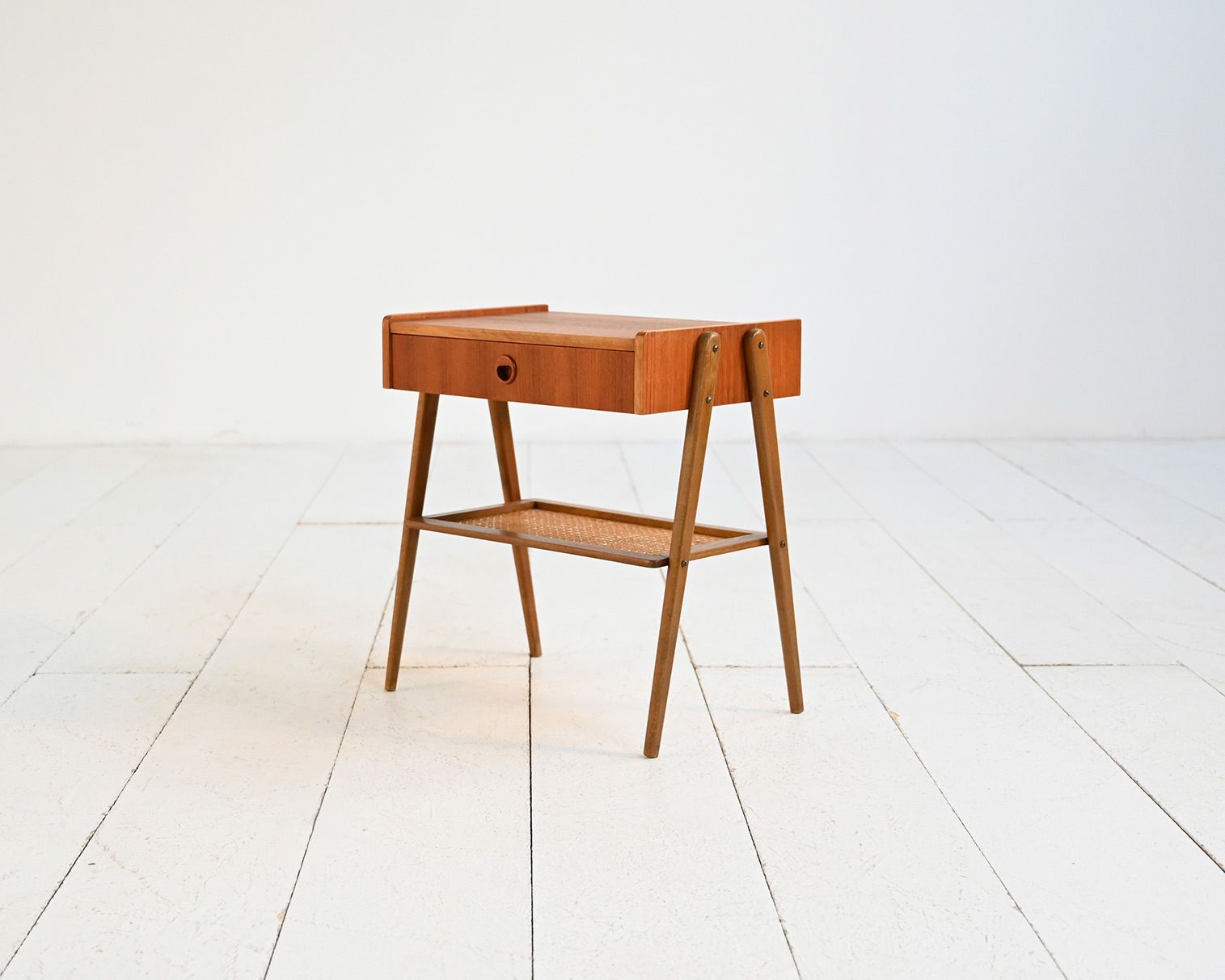 Scandinavisch teakhouten nachtkastje, ca. jaren 1950