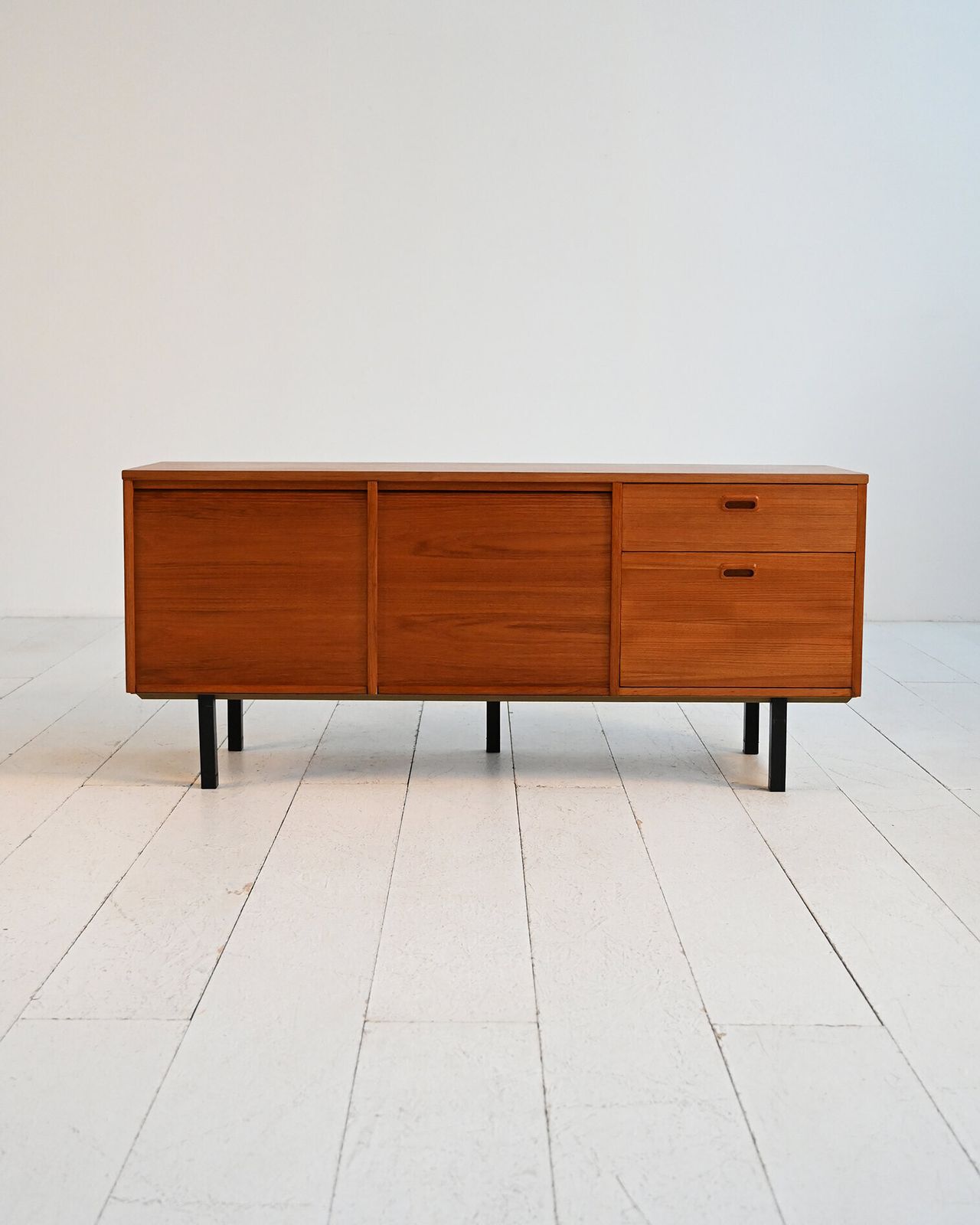 Scandinavisch teakhouten dressoir, jaren 1960 photo 2440.0