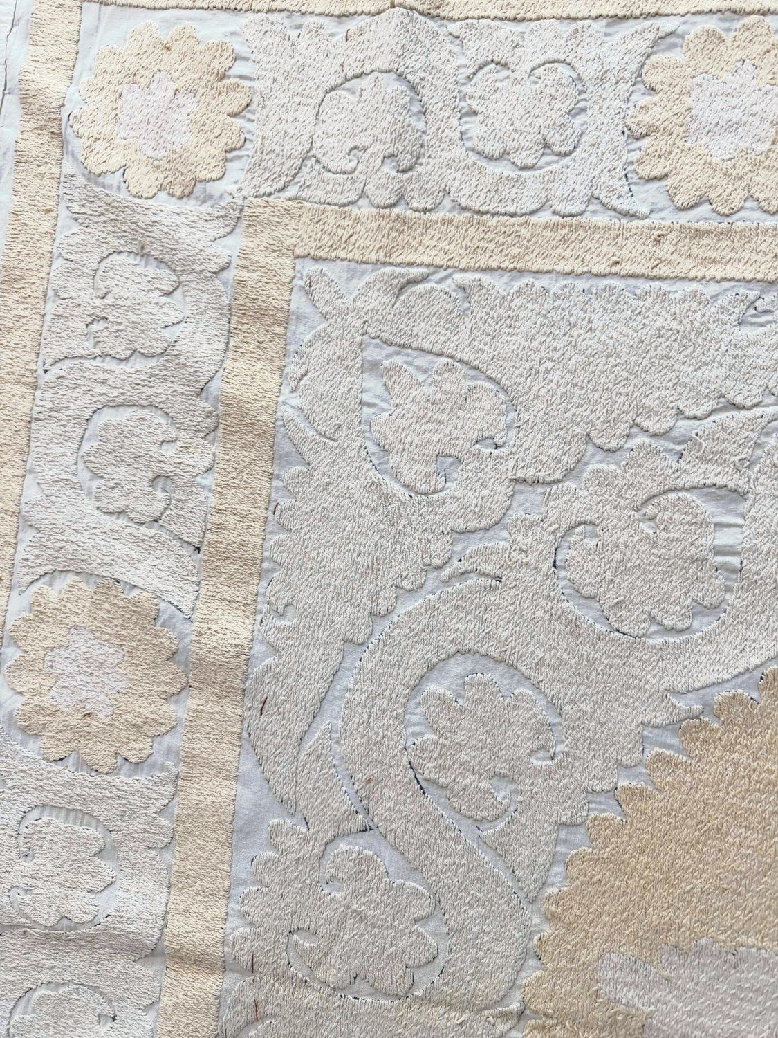 Nappe suzani de Samarkand, textile des années 1970, 138 x 143 cm photo 277.0