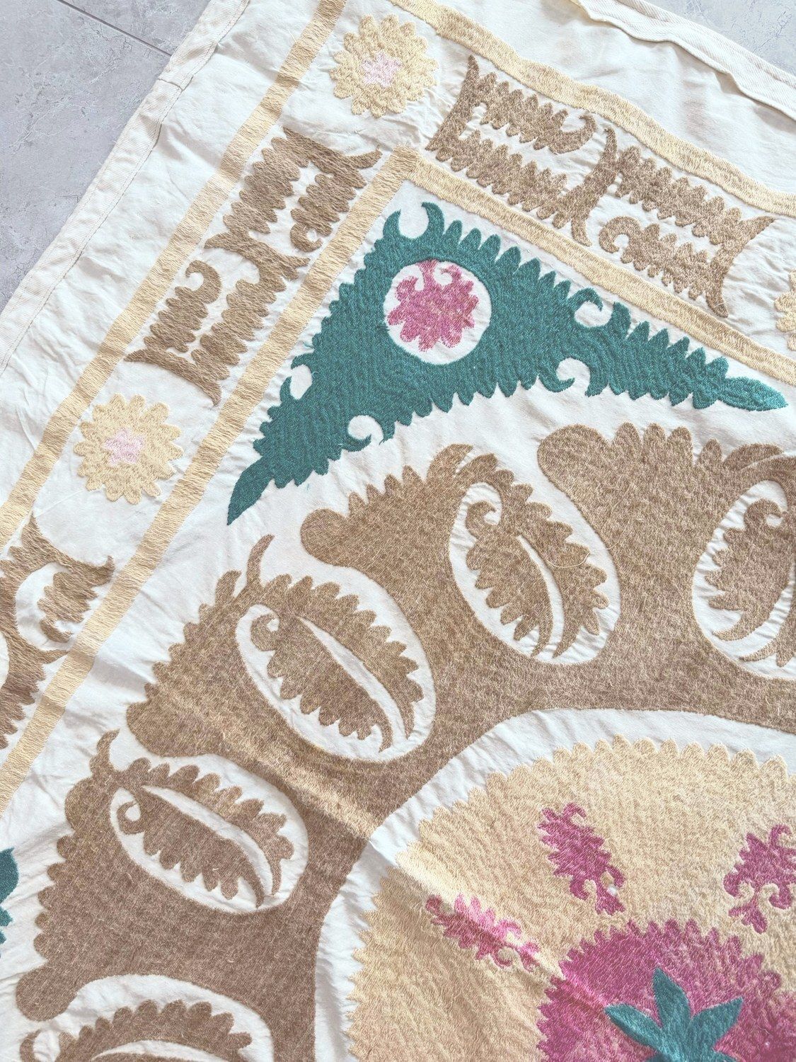 Boho Neutral Tan Suzani From Tashkent 142 X 146 Cm photo 292.0