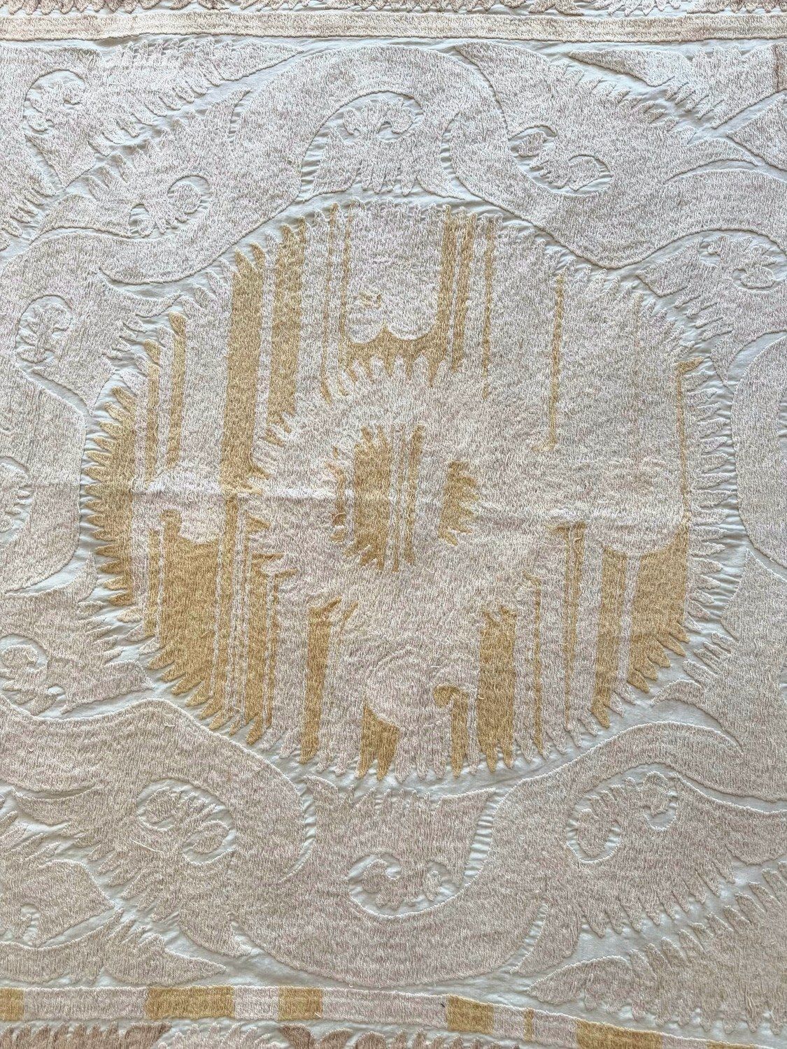 Neutrale Beige Centraal-Aziatische Suzani Wandkleed 144 x 147 cm photo furniture