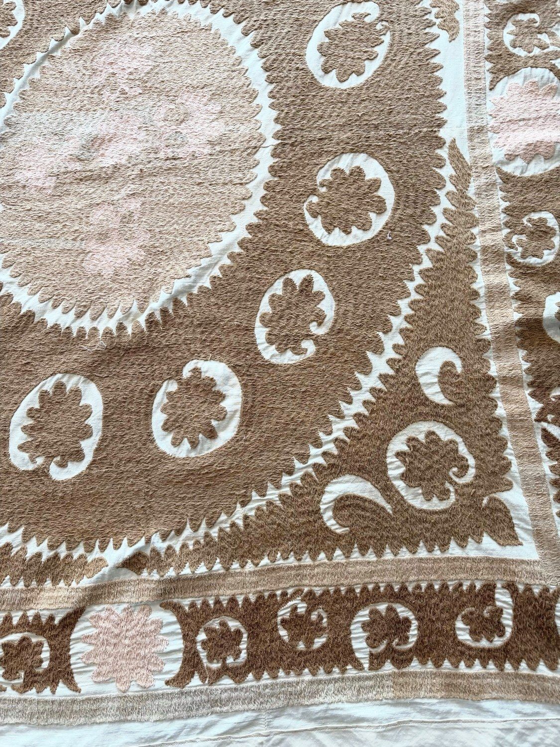 Suzani Wall Tapestry   Neutral Tan Uzbek Tablecloth 153 X 154 Cm photo 336.0