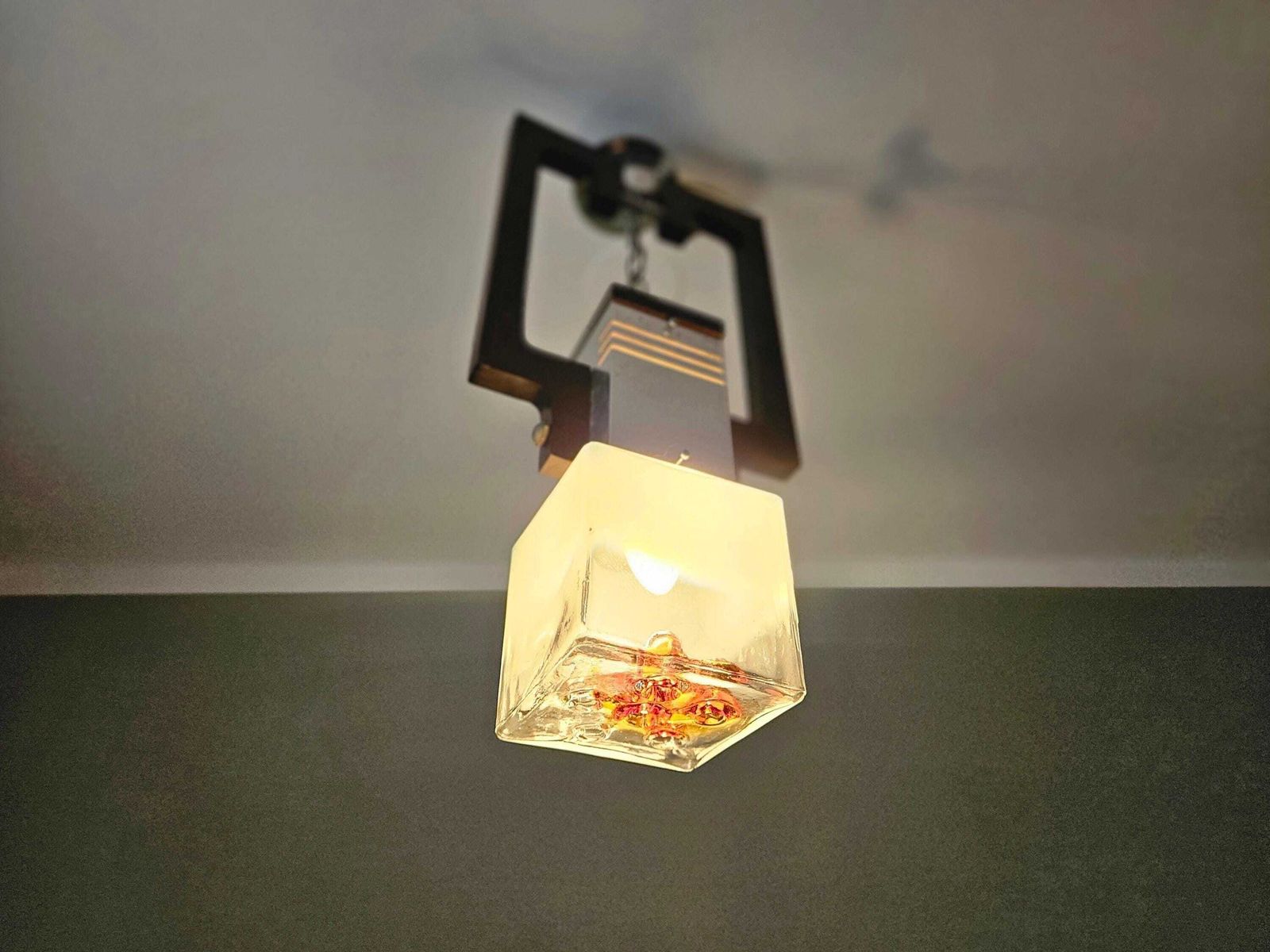 photo furniture Vintage Mid-Century Hanglamp met Murano Glazen Kap
