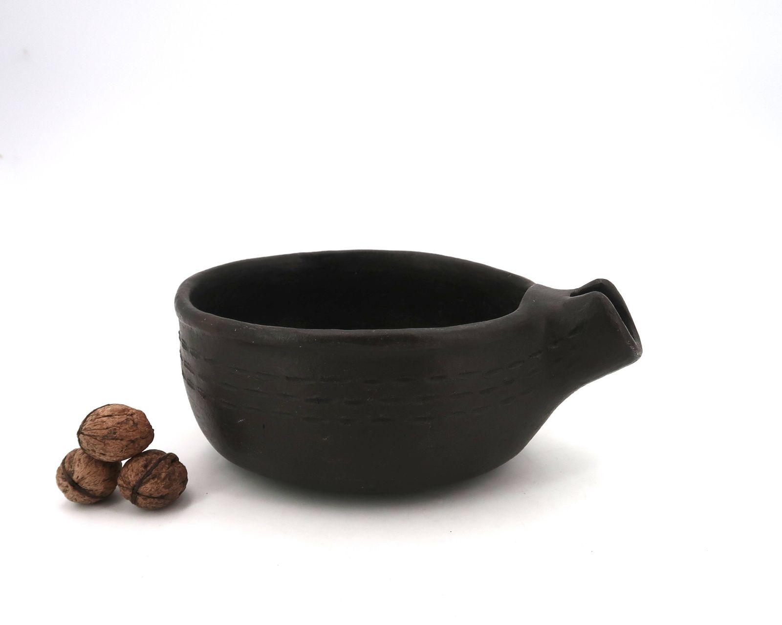 Zwart keramisch terracotta kruikje – Aboriginal, La Palma, Canarische Eilanden photo furniture