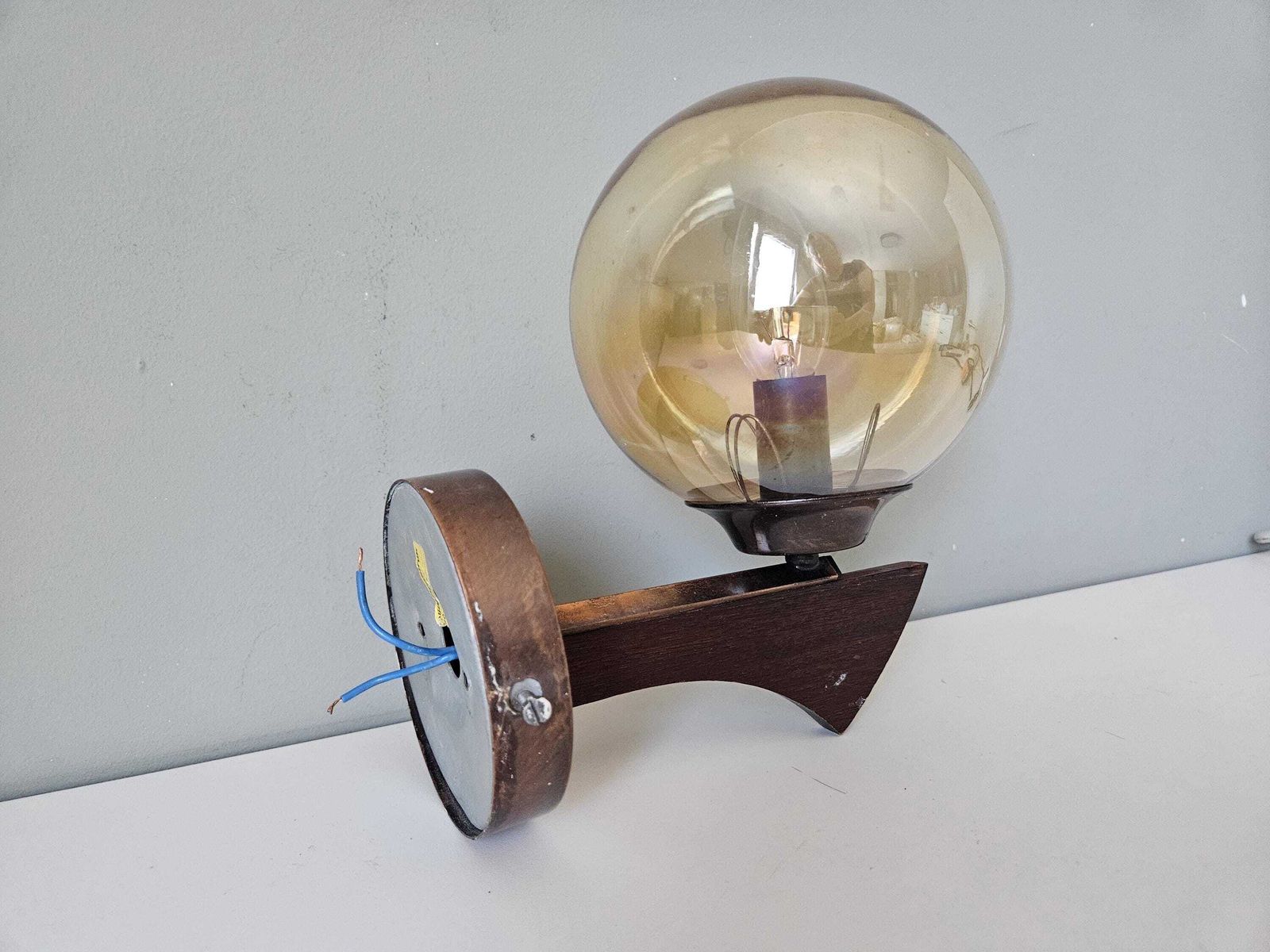 Vintage Copper & Wood Wall Lamp With Amber Glass Globe – Mid Century Modern Sconce photo for sale