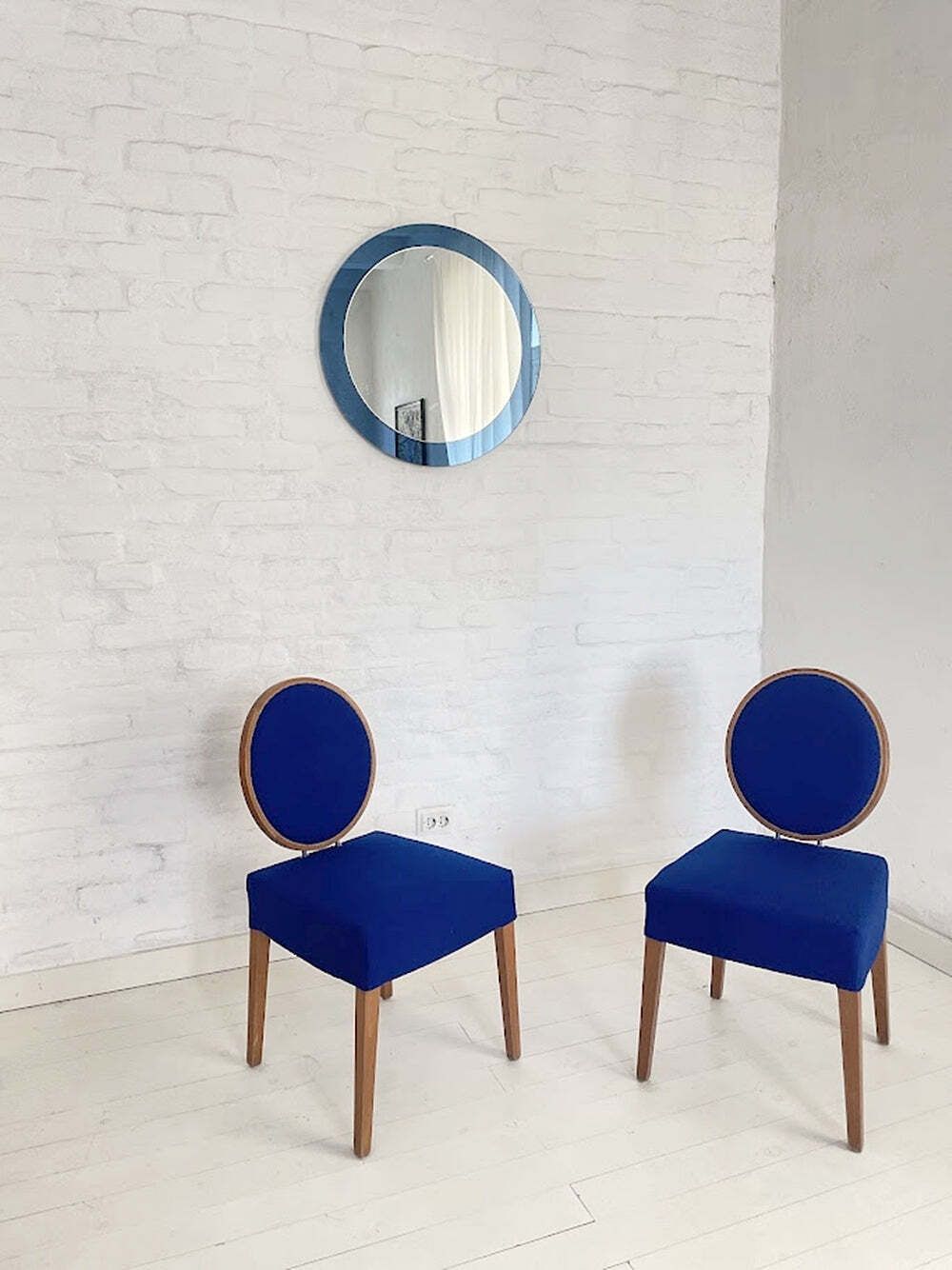 Paar Italiaanse postmoderne stoelen, jaren 1990 photo furniture