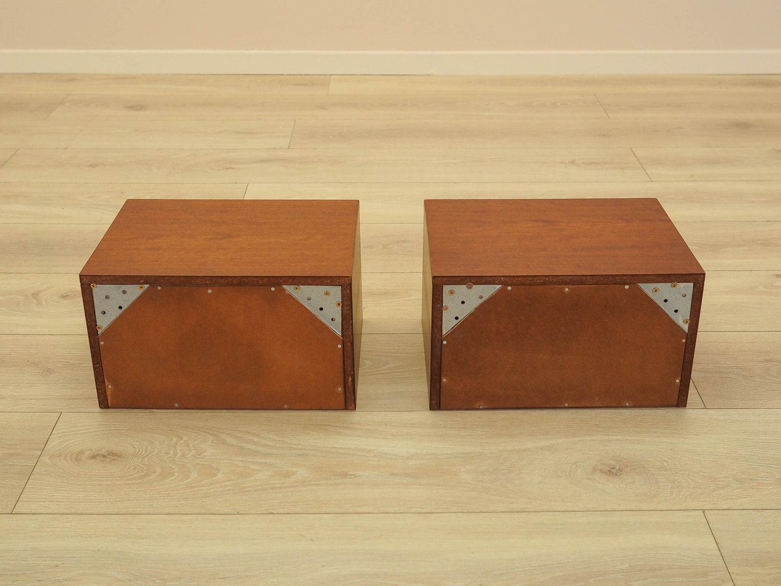 Set van twee wandkasten, Deens design, jaren 1970, gemaakt in Denemarken photo vinterior