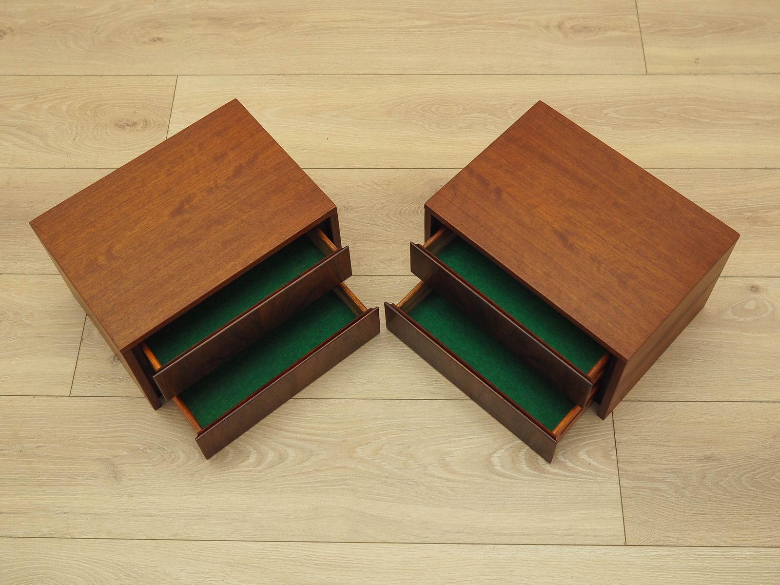 photo for sale Set van twee wandkasten, Deens design, jaren 1970, gemaakt in Denemarken