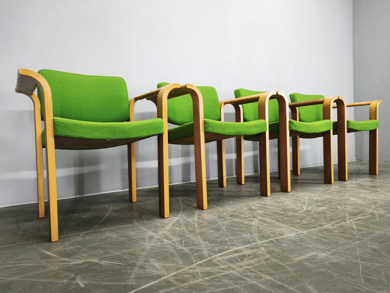 photo furniture Set van 4 Deense Eiken Fauteuils van Magnus Olesen, ca. jaren 1960