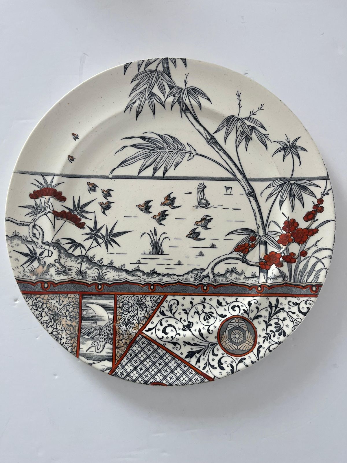 Groot bord van Gildea & Walker, Melbourne Pat'n Pottery, Aesthetic Movement, 1881 photo for sale
