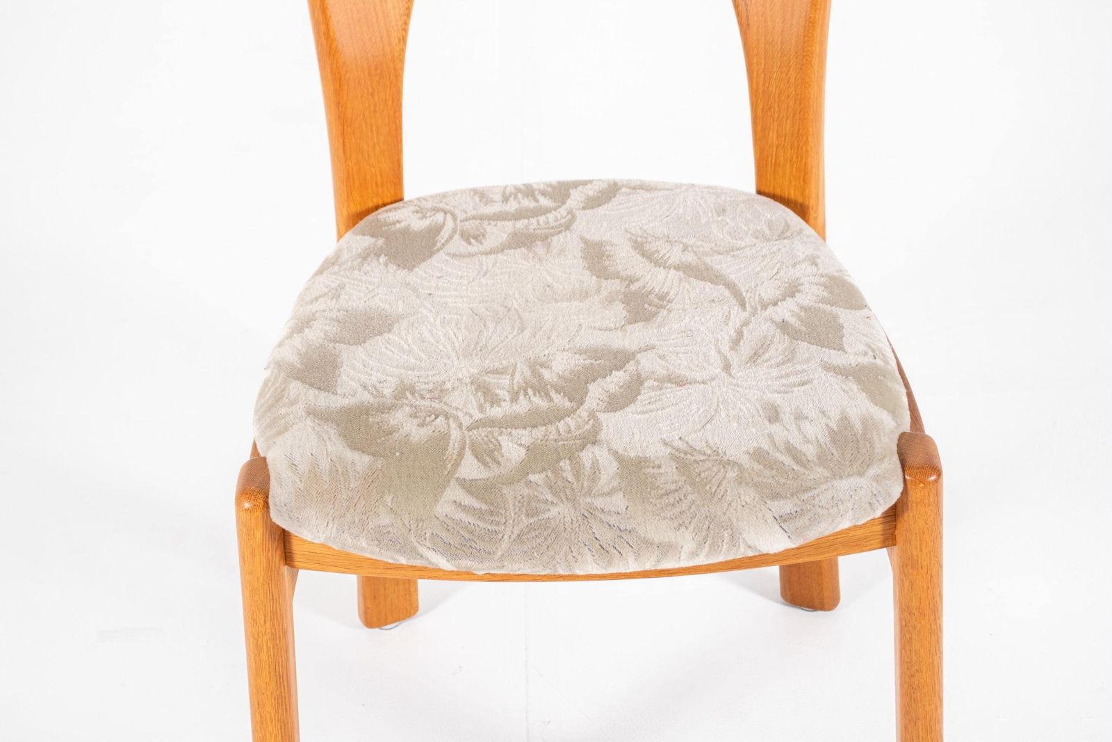 photo furniture Set van 4 Vintage "Morten" Eetkamerstoelen Toegeschreven aan Niels Koefoed, jaren 1960