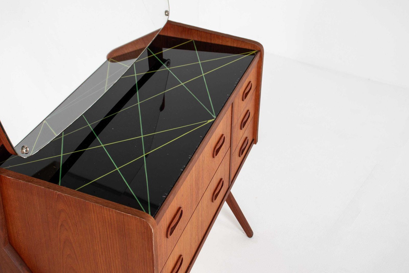 Deense Mid-Century Teak Kaptafel Met Zwart Glazen Blad, jaren 1960 photo 857.0