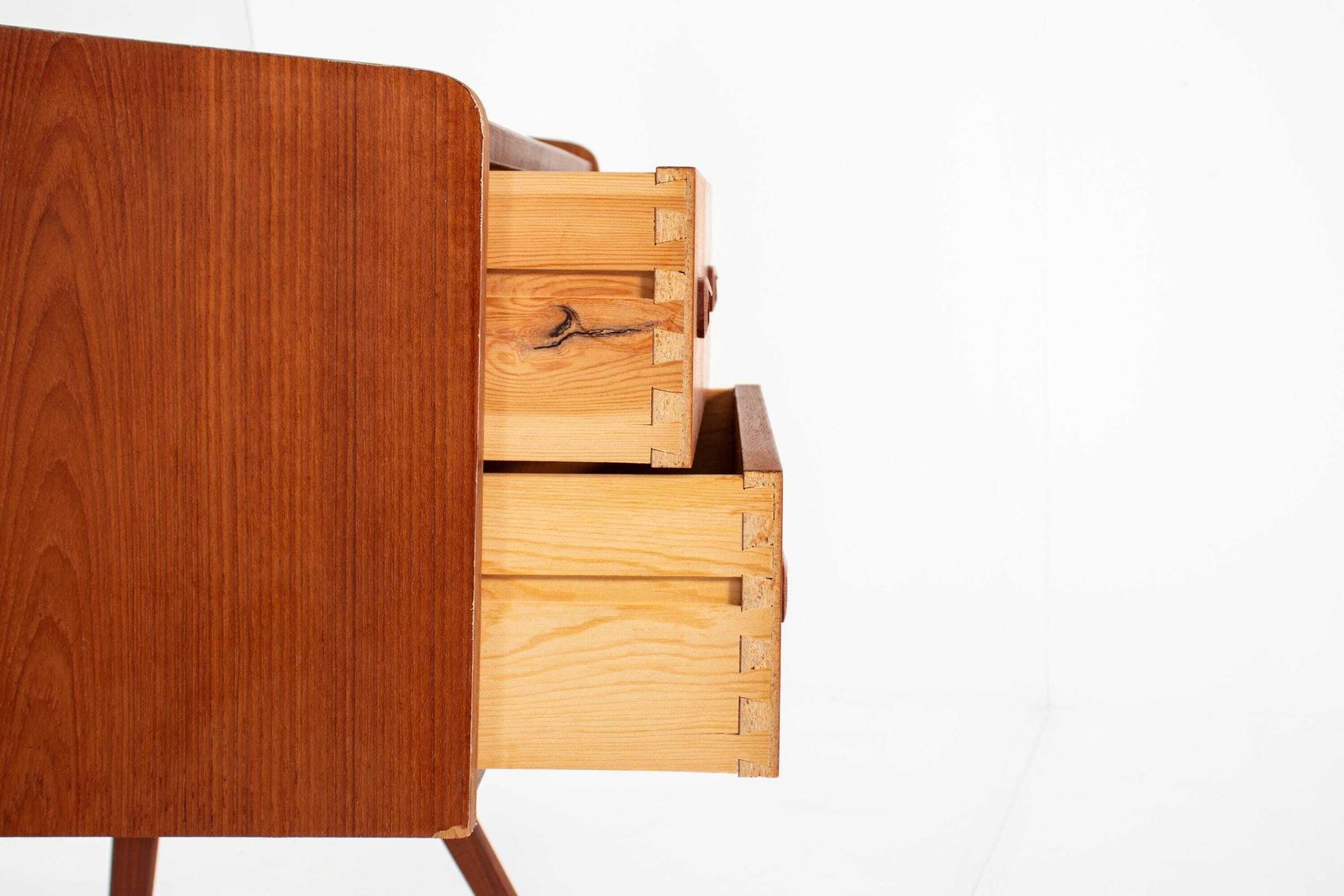 Deense Mid-Century Teak Kaptafel Met Zwart Glazen Blad, jaren 1960 photo vinterior