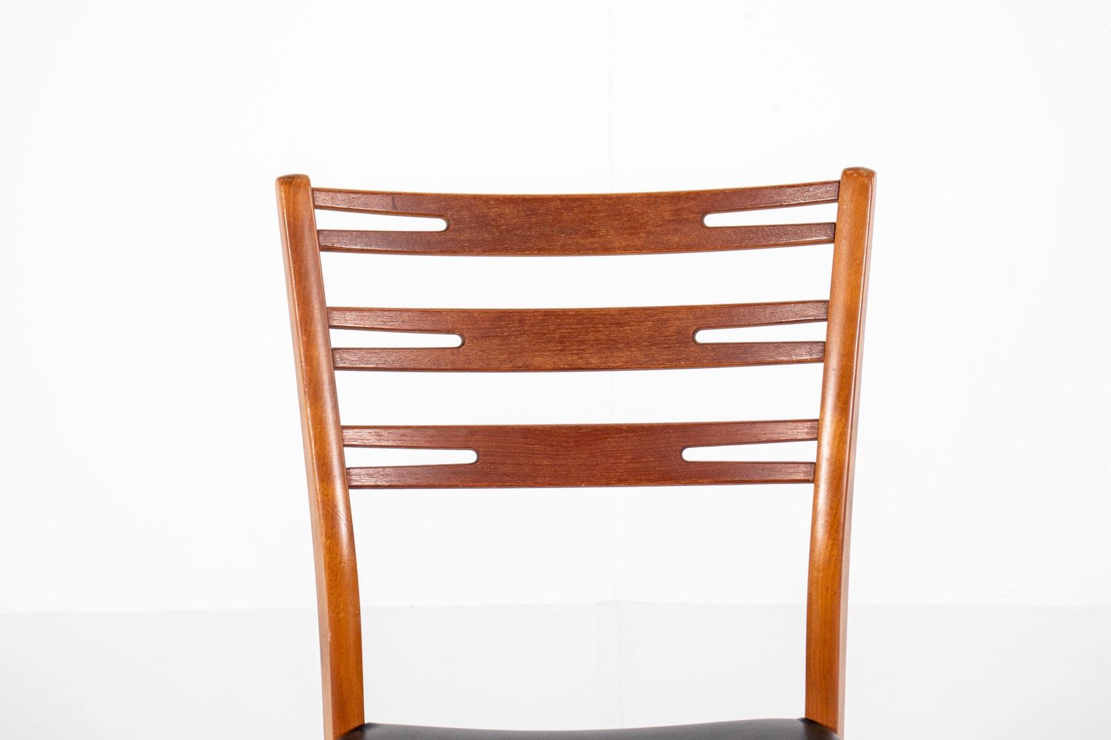 photo furniture Set Of 6 Danish Mid Century Teak Dining Chairs Model 210 By Farstrup — 1960s