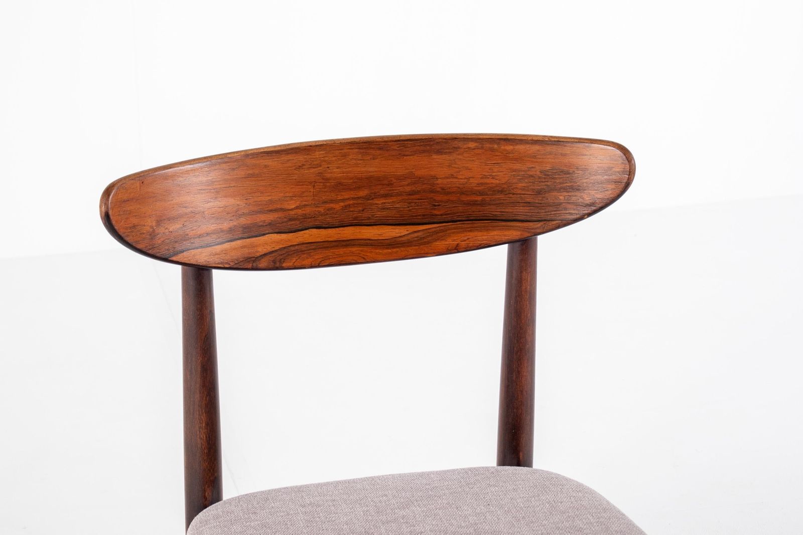 photo for sale Set van 6 Deense Palissander Eetkamerstoelen, Denemarken, jaren 1960 - Opnieuw Bekleed