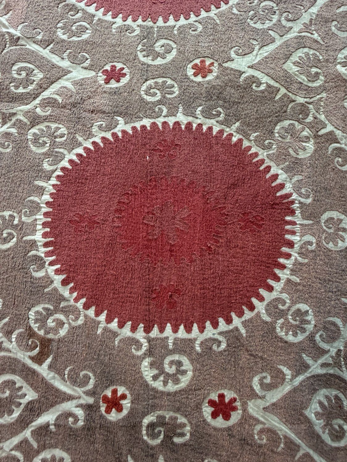 Hand Embroidered Red Beige Uzbek Suzani Tapestry 230 X 335 Cm photo for sale