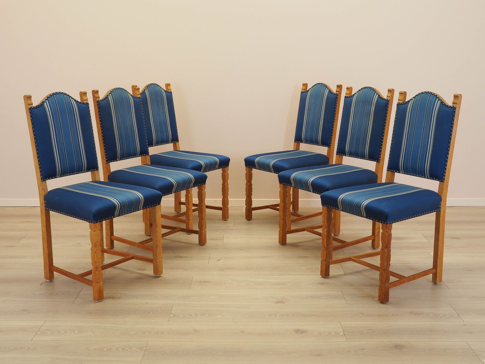 Set van zes eiken stoelen, Deens design, jaren 1960, ontwerper: Henning Kjærnulf photo furniture