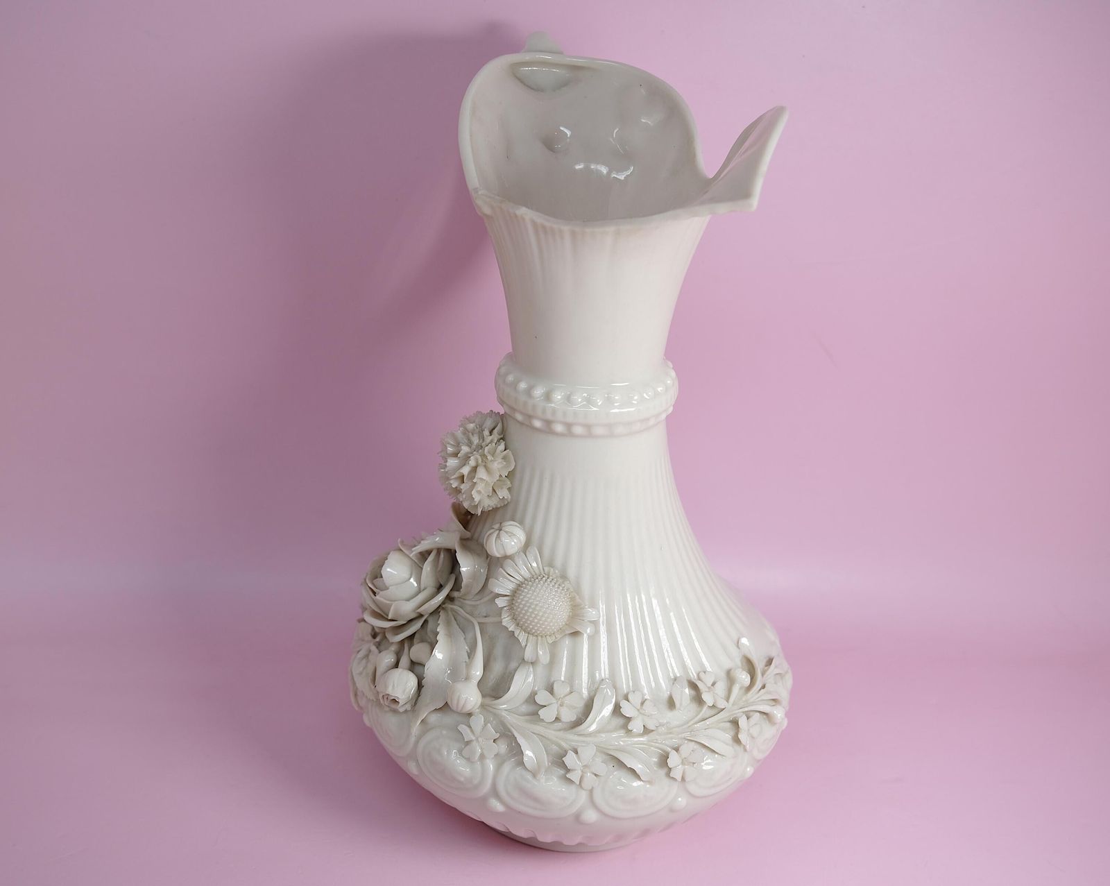 Belleek Keramieken Ewer met Bloemreliëf photo buy
