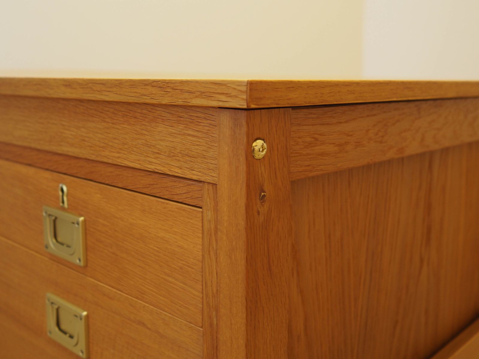 photo for sale Bureau in essenhout, Deens design, jaren 1970, gemaakt in Denemarken.