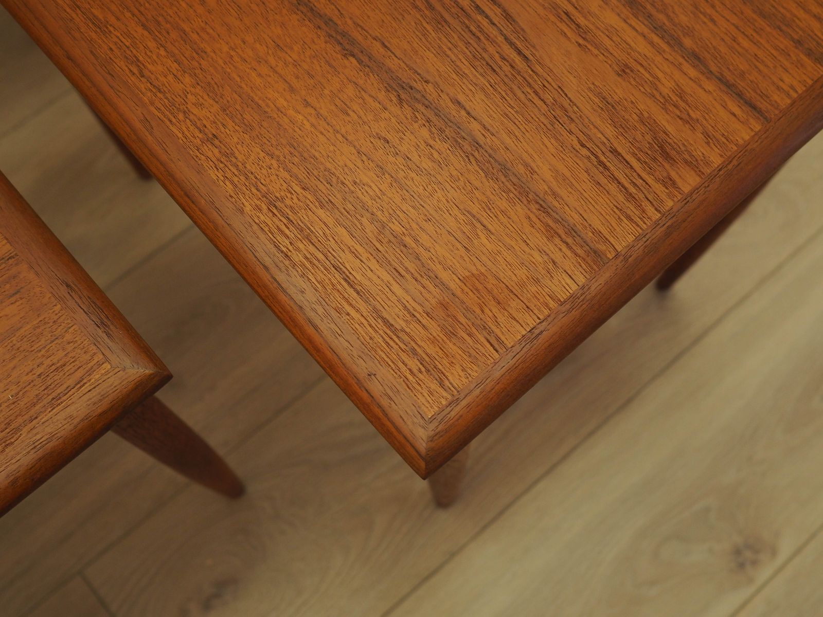 photo for sale Nesttafels van teakhout, Deens design, jaren 1970, gemaakt in Denemarken.