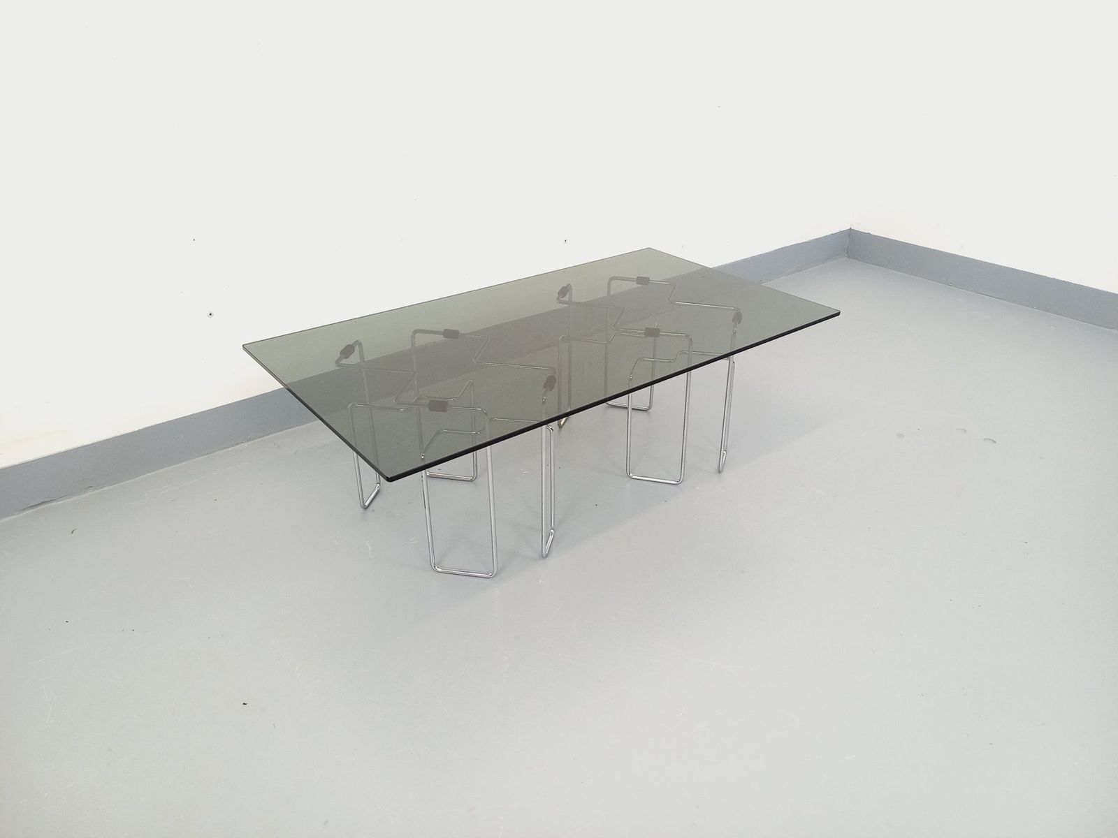 Rechthoekige Space Age salontafel in rookglas en verchroomd metaal