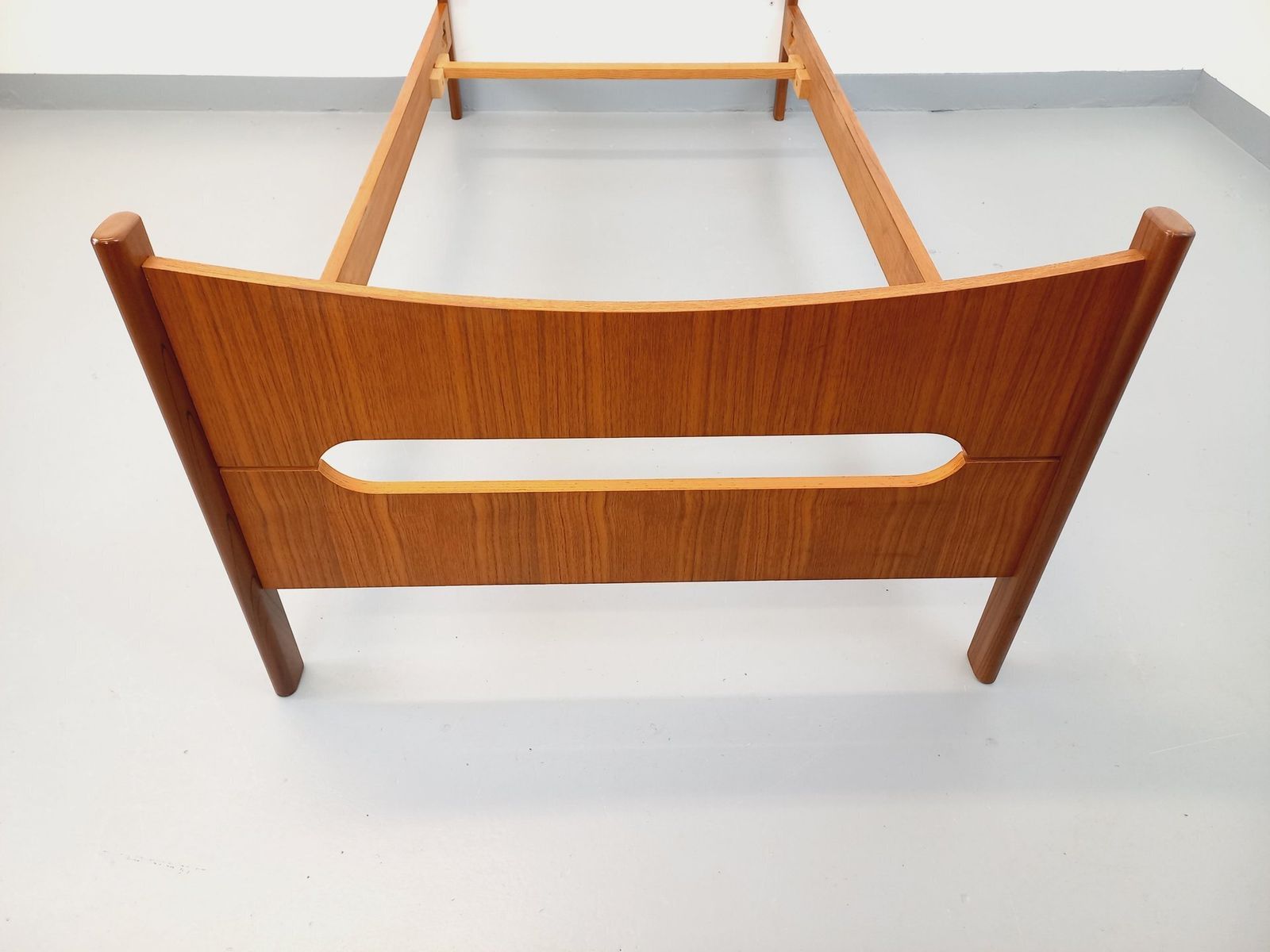 photo for sale Scandinavisch eenpersoonsledikant in teak