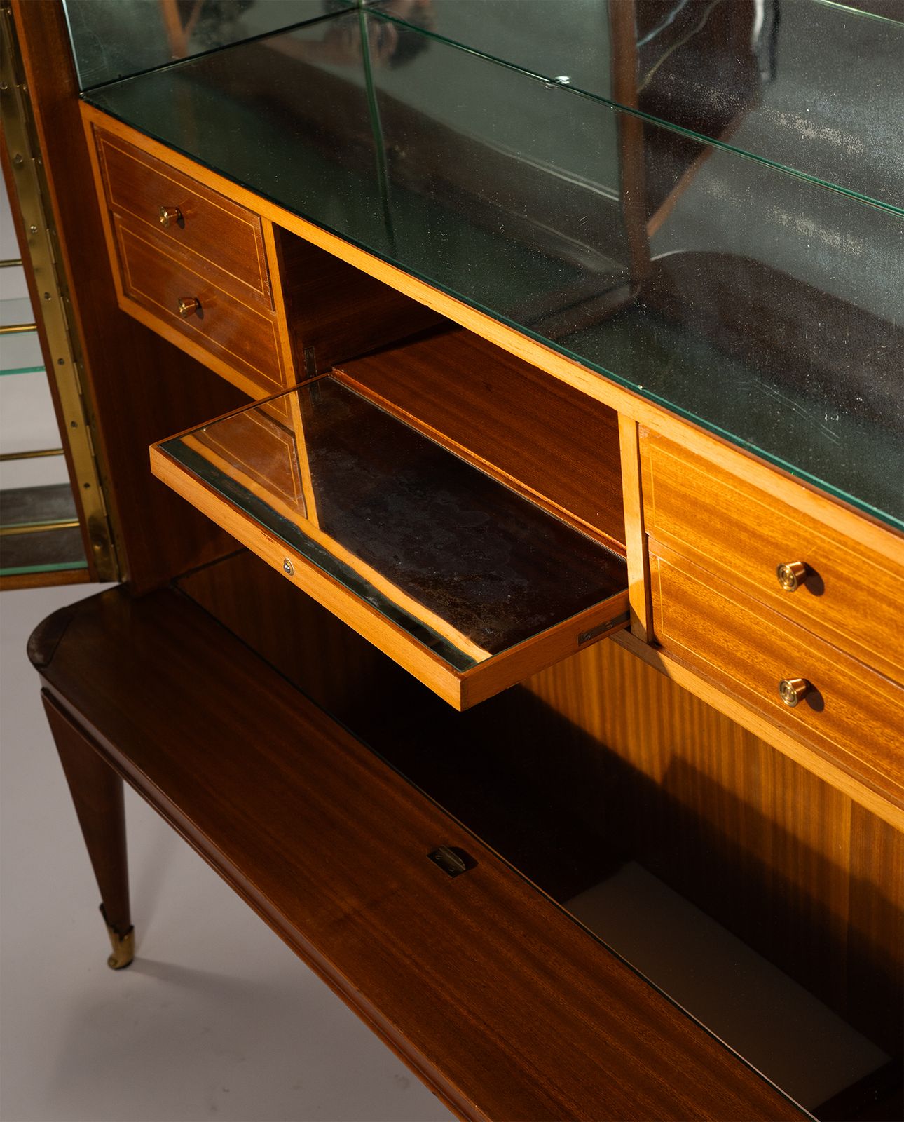 3920.0 Bar Cabinet, In The Style Of Paolo Buffa photo