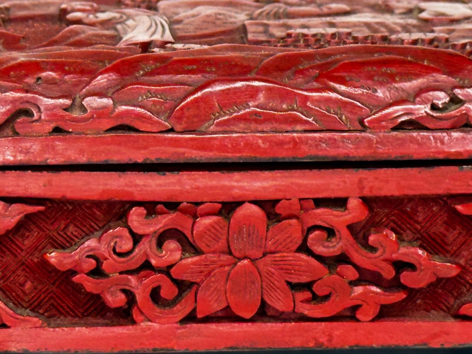 Woonaccessoires Klein Chinees sieradendoosje, cinnabar gelakt émail, Qing-dynastie, 19e eeuw photo