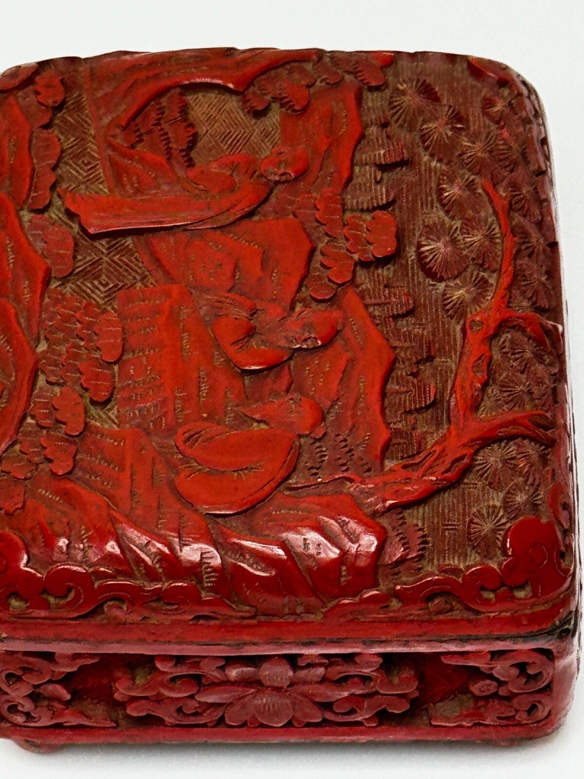 photo vintage Klein Chinees sieradendoosje, cinnabar gelakt émail, Qing-dynastie, 19e eeuw