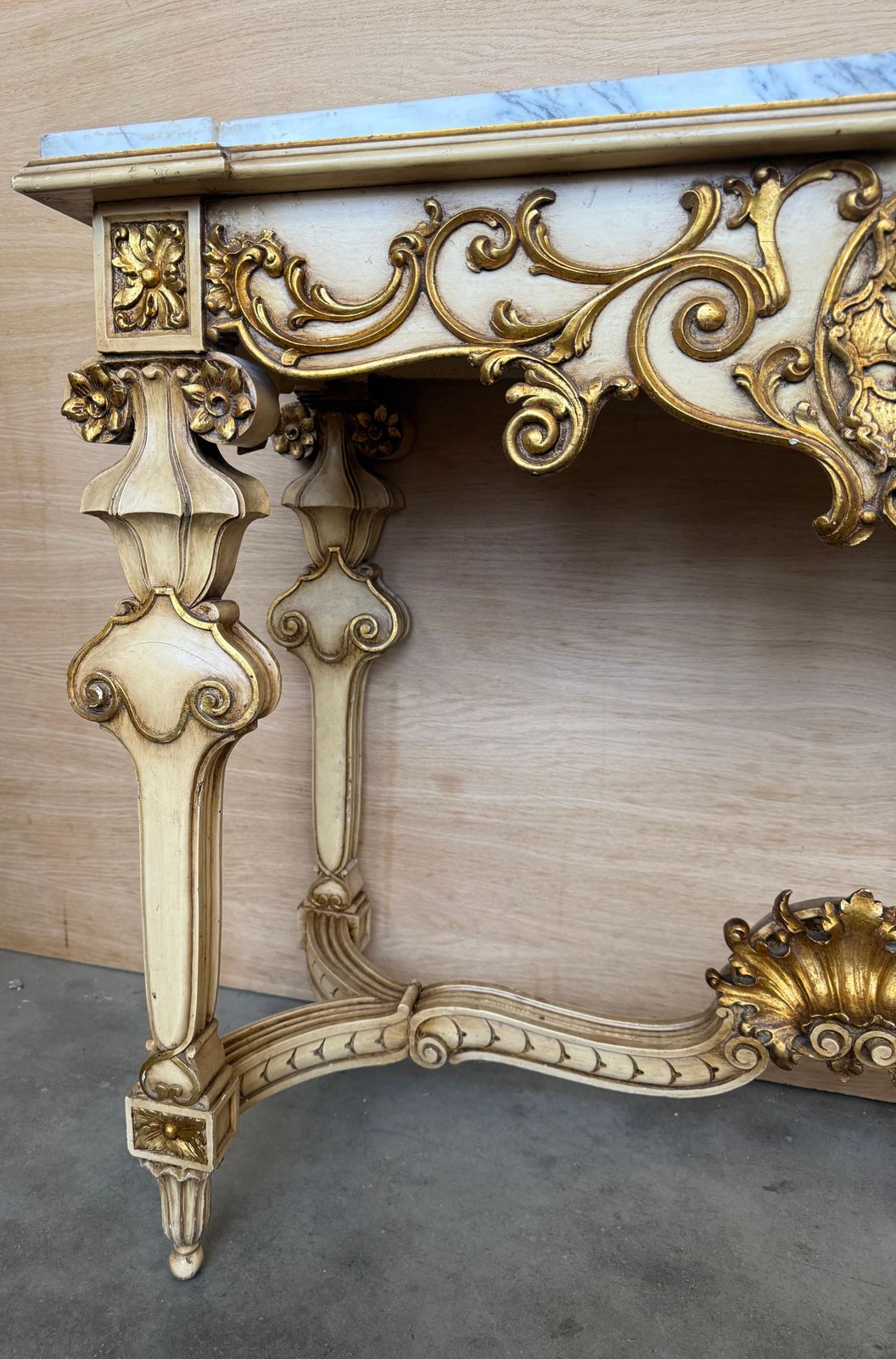 2306.0 Console Louis XV Rococo, plateau en marbre, avec accents dorés photo