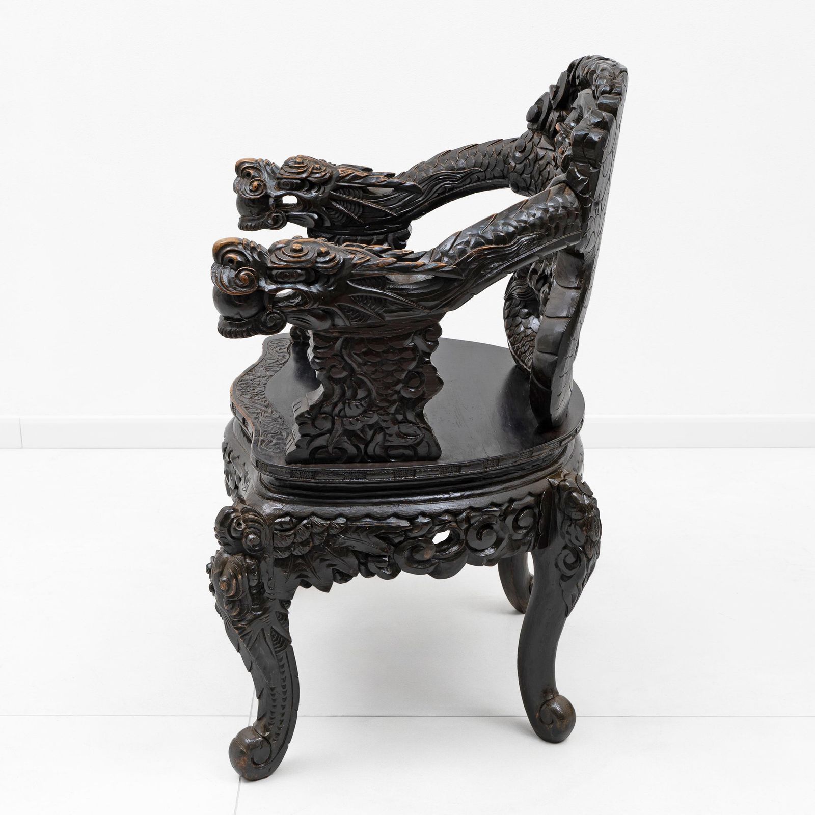 photo furniture Paar Chinese Qing-dynastie fauteuils met gedraaide draken, geëboniseerd hardhout