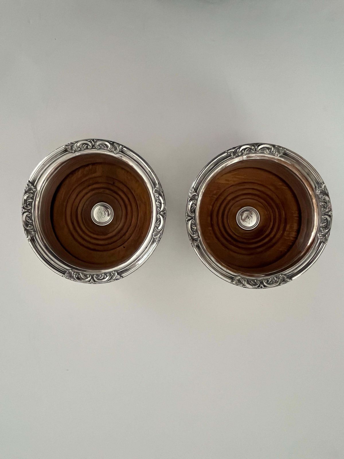 Paar Georgische wijncoasters van zilver en Sheffield plate, ca. 1790 photo buy