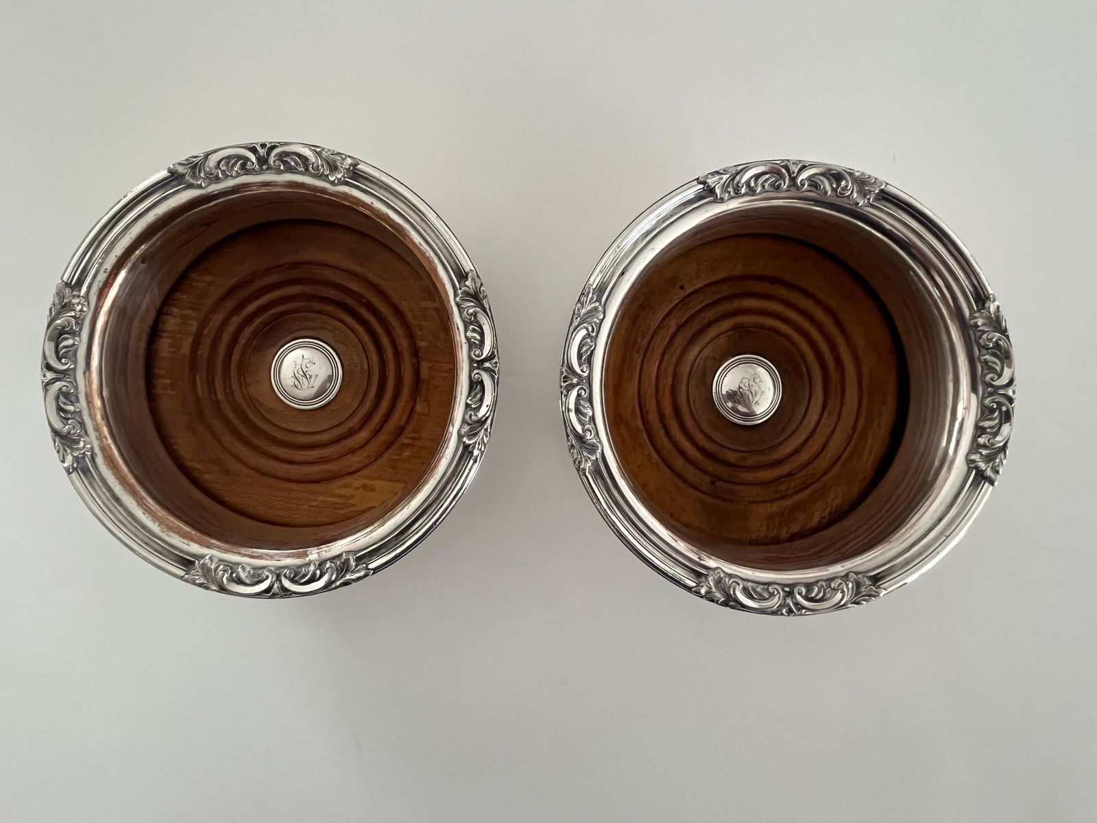 Paar Georgische wijncoasters van zilver en Sheffield plate, ca. 1790 photo vintage