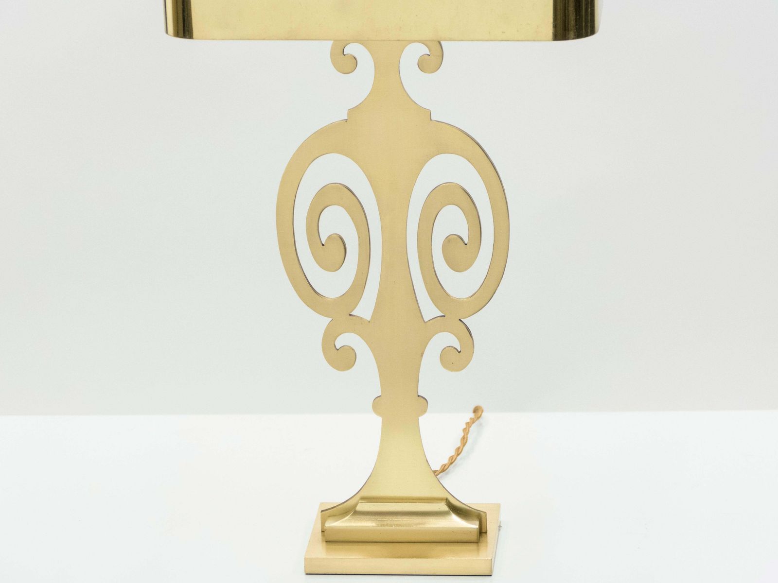 Lampe Maison Charles néoclassique en laiton, années 1970 photo vinterior