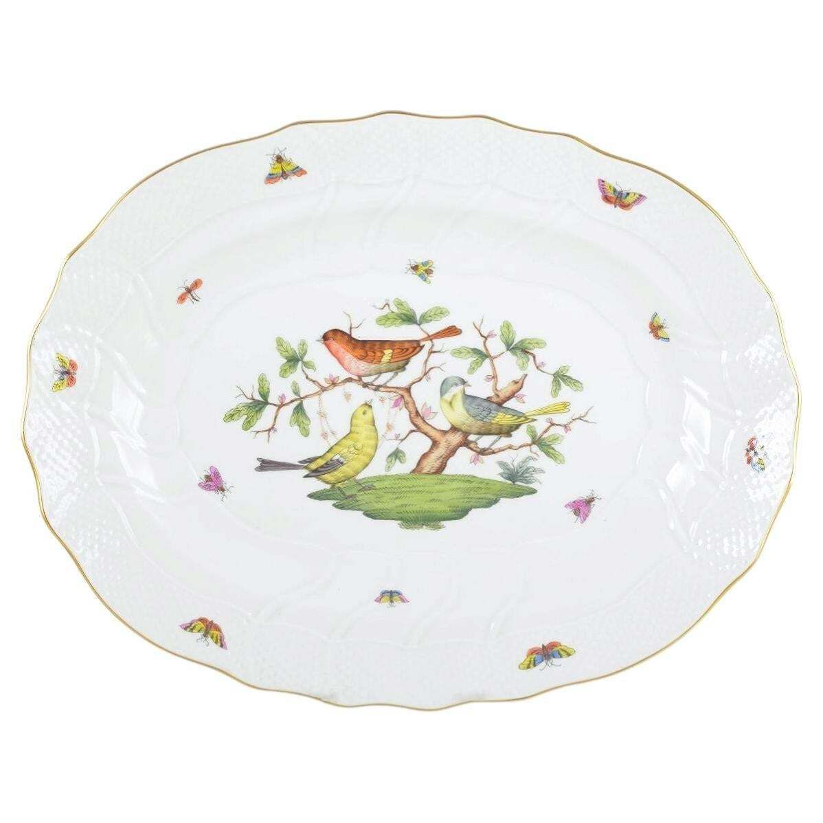 Herend, Hongarije. Groot ovaal serveerschaal "Rothschild Bird". Midden 20e eeuw.