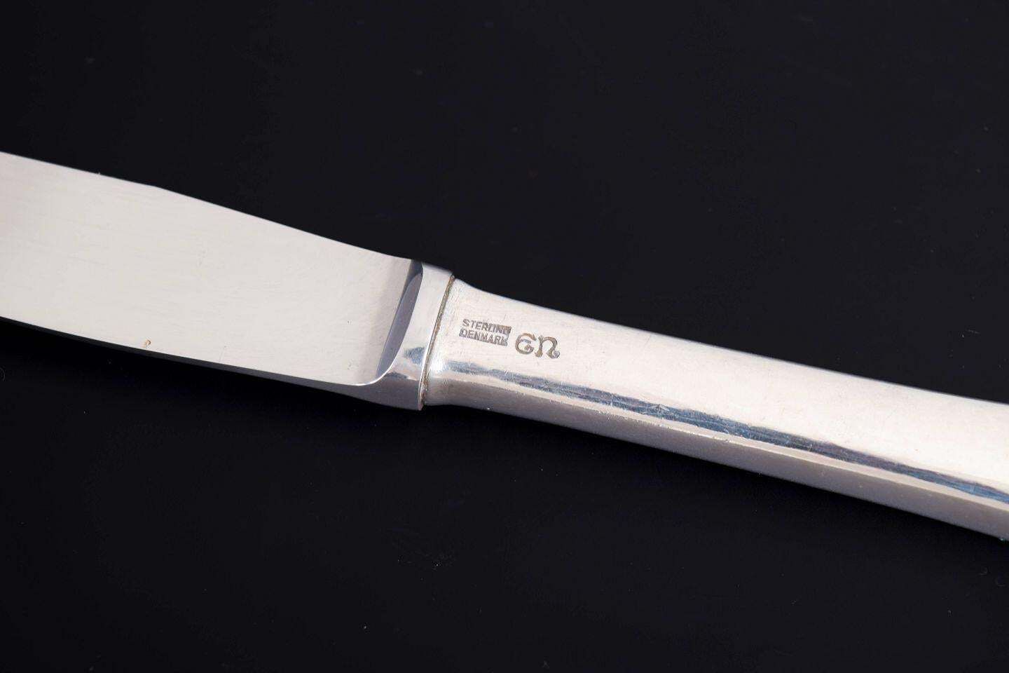 Evald Nielsen. Deux couteaux à déjeuner en argent sterling et acier inoxydable. Années 1930 photo Décoration