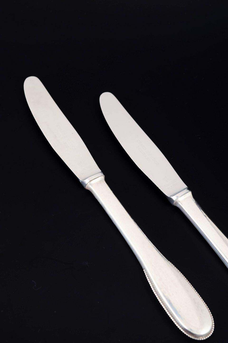 Evald Nielsen. Twee Dinersmessen In Sterlingzilver En Roestvrij Staal. Jaren 1930 photo furniture