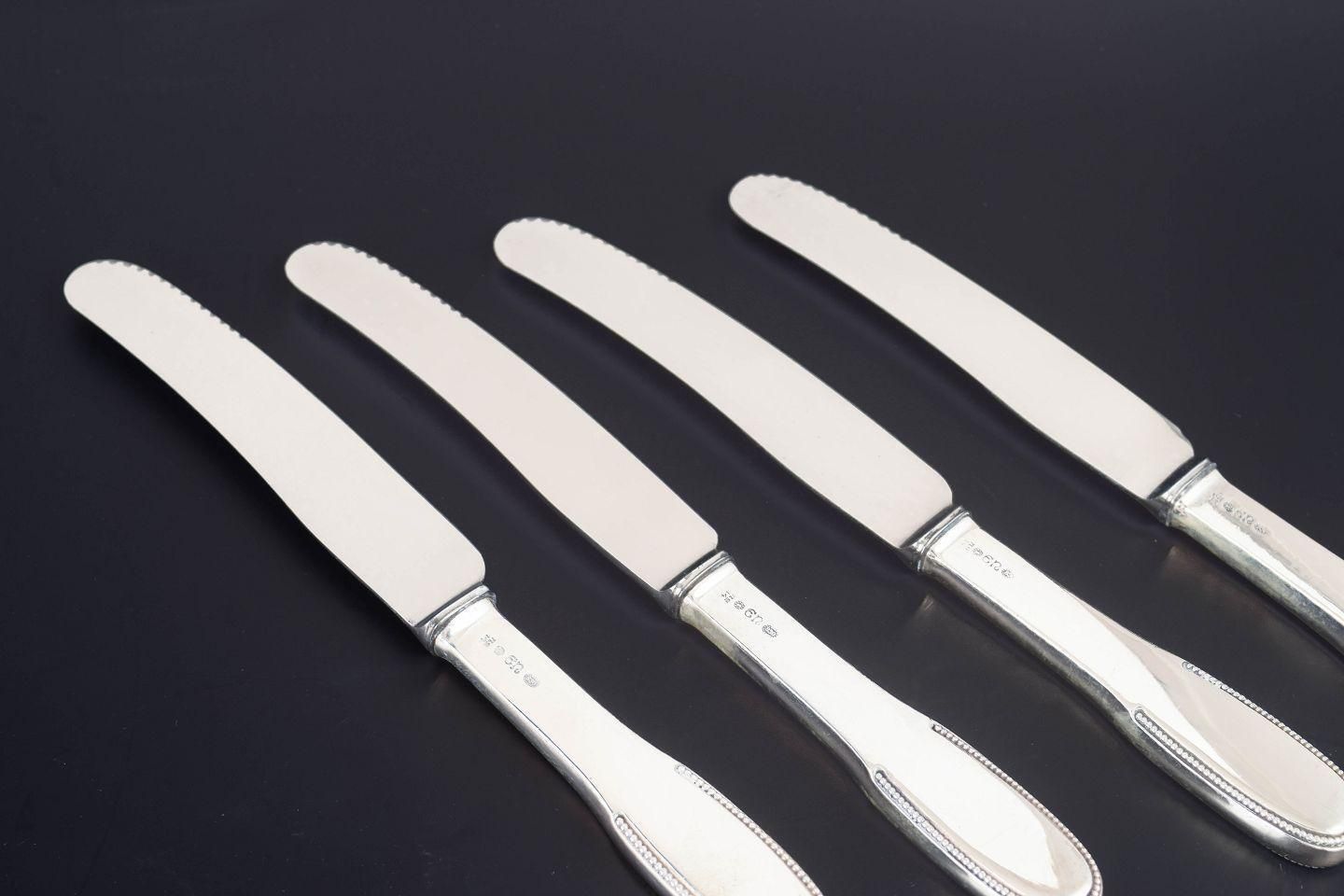 Evald Nielsen. Set van vier dinerkniven in zilver en roestvrij staal, jaren 1930 photo furniture