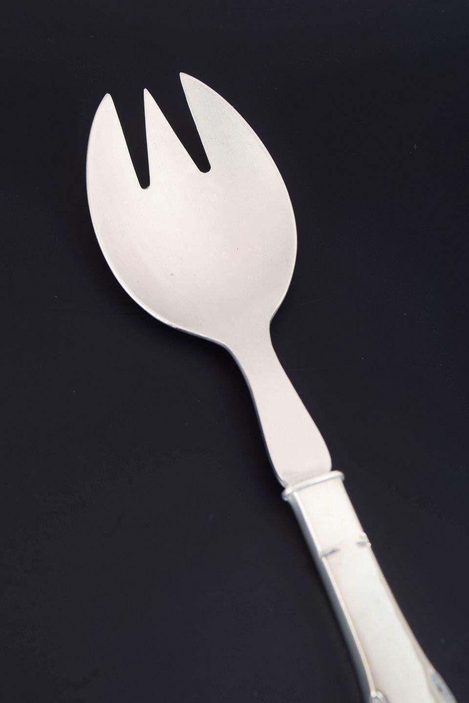 Fourchette à salade Evald Nielsen en argent et acier inoxydable, années 1930 photo furniture