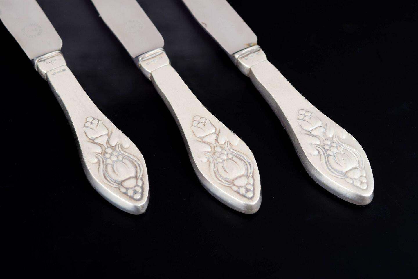 Georg Jensen. Trois couteaux à fruits en argent sterling. Modèle « Fuchsia ». photo for sale